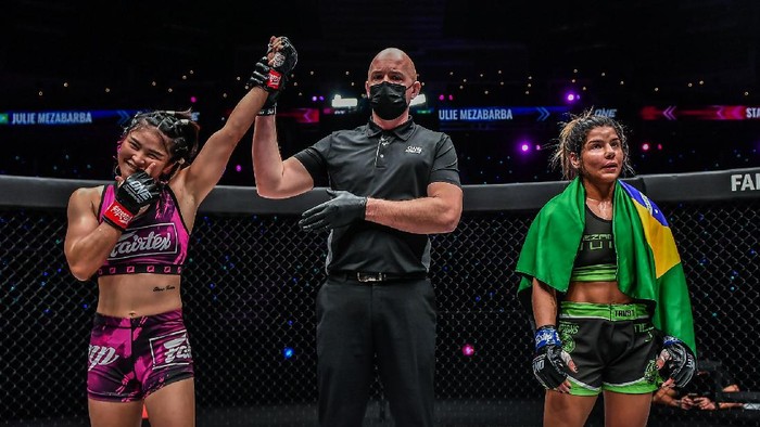 Stamp Fairtex vs Ritu Phogat di final Grand Prix ONE Championship