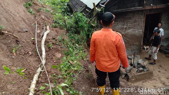 tanah longsor dan banjir di blitar
