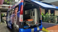 Seperti diketahui, Max Sopacua meninggal dunia di RSPAD pagi tadi, Rabu (17/11/2021). Ayah dari politisi Fero Sopacua ini meninggal dunia setelah dirawat selama sekitar dua pekan karena sakit. Jenazah salah satu pendiri Partai Demokrat itu pun diberangkatkan ke rumah duka menaiki ambulans yang merupakan bantuan dari Ketua Umum Partai Demokrat Agus Harimurti Yudhoyono atau AHY.