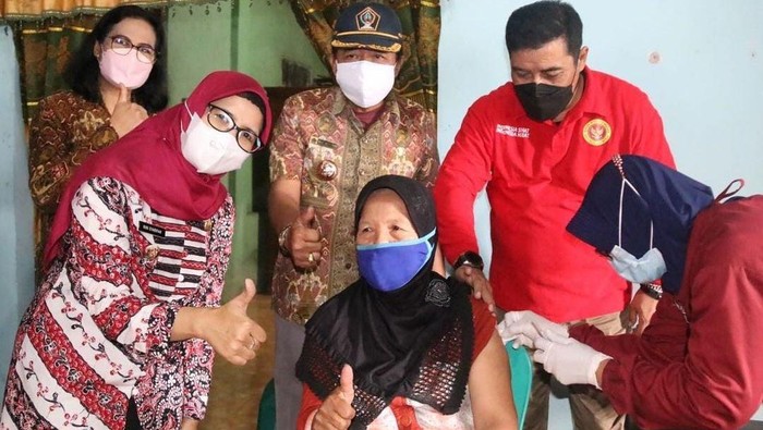 Vaksinasi di Blitar