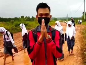 Viral Siswa Sumsel Curhat Jalan ke Sekolah Berlumpur, Ini Kata Pemprov