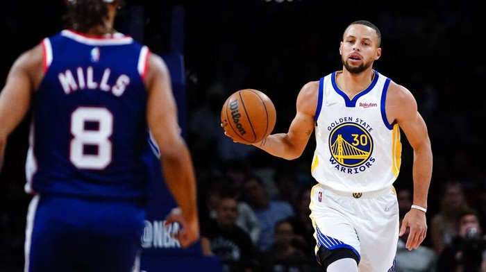Golden State Warriors Stephen Curry (30) during the first half of an NBA basketball game against the Brooklyn Nets Tuesday, Nov. 16, 2021 in New York. (AP Photo/Frank Franklin II)