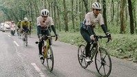 Mengambil rute sejauh sekitar 125 km yang dimulai dari pelataran Bank Jateng, Jalan Pemuda, Semarang hingga pelataran Candi Borobudur, Magelang, etape ke-3 dari rangkaian gelaran Tour de Borobudur 2021 sukses dilaksanakan pada hari Minggu (14/11/2021) kemarin. 