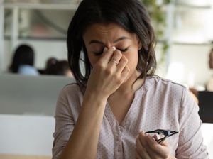 Mata Kabur dan Sensitif Cahaya Pasca Melahirkan? Ini 5 Kemungkinan Pemicunya
