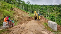 Rencananya akan ada bantuan alat berat dari Balai Besar Wilayah Sungai Serayu Opak (BBWSO) yang sekarang masih difokuskan penggunaannya di Bantul dan Gunungkidul.
