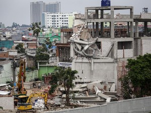 Polisi Periksa Korban Terkait Robohnya Gedung SMAN 96 Jakarta