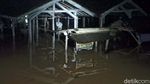 Penampakan Banjir di Trenggalek Tadi Malam