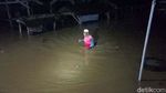 Penampakan Banjir di Trenggalek Tadi Malam