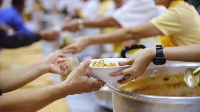 Masya Allah! Ternyata Ini 6 Keutamaan Berbagi Makanan di Hari Jumat