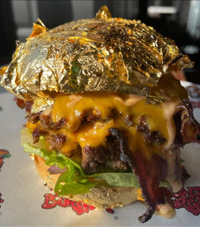 Saingi Steak Emas Salt Bae, Restoran Ini Jual Burger Emas Rp 1,9 Juta