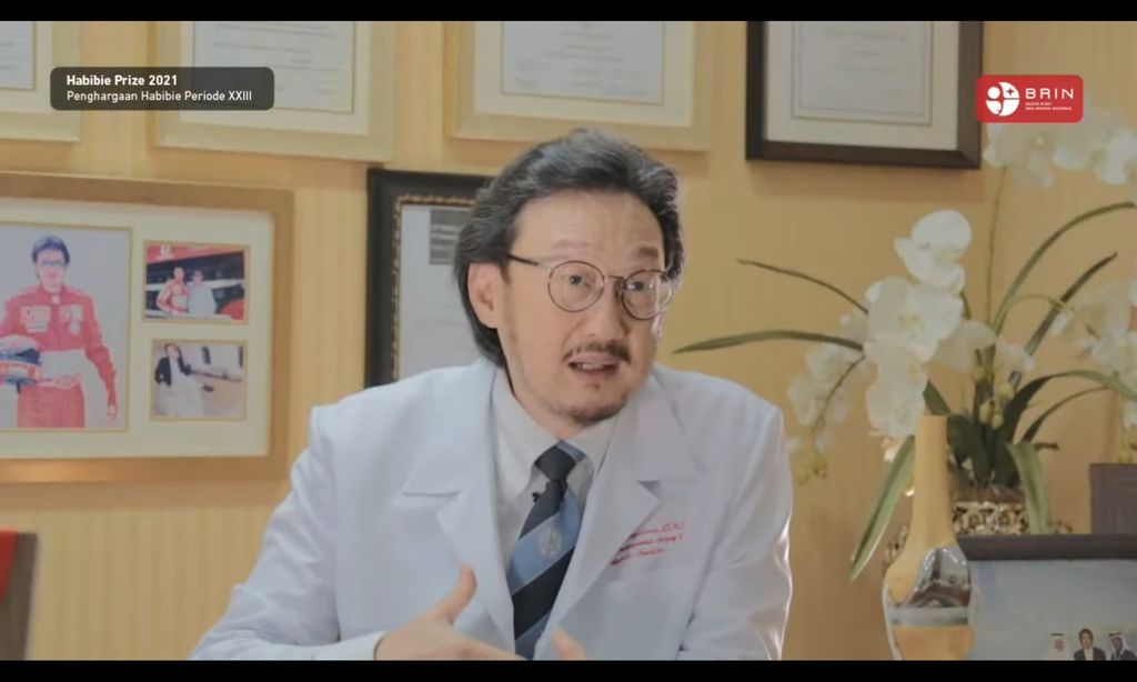 dr. Nicolaas, peraih Habibie Prize 2021