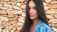 Namun baru-baru ini sebuah kabar mengejutkan datang dari unggahan Stefan William. Mengungkapkan rasa rindunya, Stefan memajang foto seorang perempuan bernama Ria Andrews. Foto: Instagram/ria.ttravelwithmeri