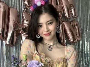 Han So Hee Bikin Tren di Korea, Perhiasan Rp 11 Ribuan Jadi Incaran Wanita