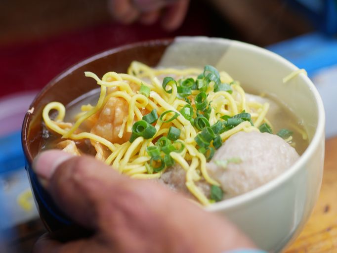 Ngeri! Santri Ini Bertemu Hantu Tukang Bakso Saat Terbangun di Tengah Malam