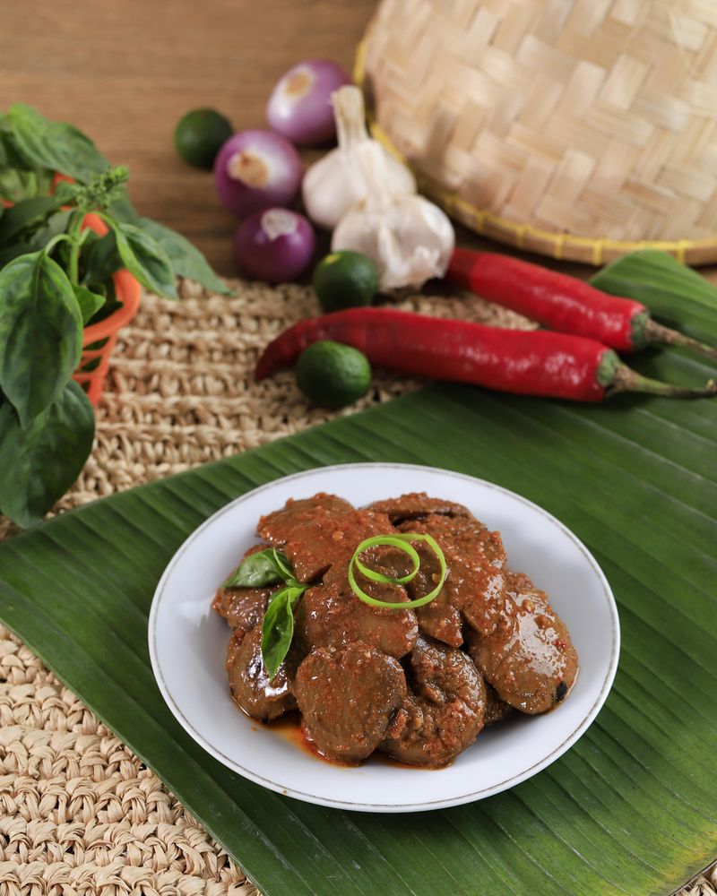 Ilustrasi rendang atau semur jengkol