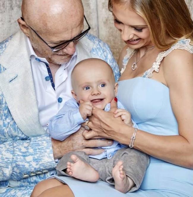 Saya percaya saya telah menemukan cinta sejati saya. Saya tidak membutuhkan kemewahan, hanya membutuhkan orang baik yang dapat saya percayai dan hormati, terang Modesta. Foto: Facebook via eva.vn