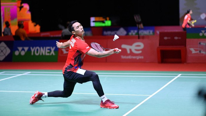 MS Players name : 
Jonathan Cristie [INA]

Credit Photo : HUMAS PP PBSI

Location:
Hotel Westin Resort Nusa Dua Bali, Indonesia.

Order of Play Thursday, 18 November 2021
Result :
https://www.tournamentsoftware.com
or
https://bwfworldtour.bwfbadminton.com