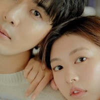 Drama Korea Monthly Magazine Home mengikuti kisah cinta bos dan karyawannya. Jung So Min dan Kim Ji Seok sebelumnya pernah dipasangkan dalam drama spesial You Came to Me and Became a Star. Foto: dok. Singles Korea