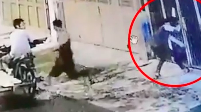 Komplotan pencuri becak hantu terekam CCTV tengah beraksi di Jalan Asia, Medan (Screenshot video viral)