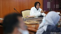 Risma mengatakan ada sekitar 31.624 ASN yang masuk dalam data bansos. Dari jumlah tersebut, yang masih aktif menjadi pegawai negeri ada sekitar 28.965 orang. Data ini menurutnya sudah diserahkan ke BPN.