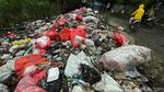 Ngeyel, Warga Tetap Buang Sampah Sembarang di Tambun