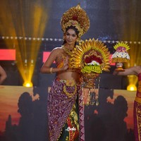 Sophia Rogan merupakan ratu kecantikan yang lahir di Whitehaven, Inggris, 28 Februari 2002. Ayahnya adalah orang Inggris, dan ibunya orang Indonesia. Sophia besar di Bali. Foto: Dok. Yayasan Dunia Mega Bintang