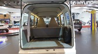 Mitsubishi Minicab MiEV memiliki bagasi yang cukup luas. Bisa untuk menampung barang bawaan yang panjang atau barang bawaan yang tinggi ataupun besar ukurannya. Foto: Luthfi Anshori/detikOto