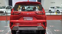 Tak hanya bagian depan, bagian belakang New Xpander juga mengusung desain lampu rem T-shape yang sporty. Foto: Luthfi Anshori/detikOto