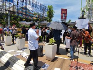 Teriakan Kami Bukan Teman Kala Moeldoko Diusir dari Aksi Kamisan