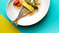 Sayur asem jadi masakan rumahan paling favorit. Di tangan Dede Akbar disajikan seperti makanan restoran. Mulai dari ikan, jagung hingga melinjo ditata persisi. Foto: Instagram @wartegourmet/ Dede Akbar
