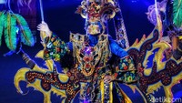 Aksi salah satu peserta Semarang Night Carnival (SNC).