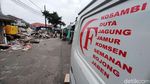 Puluhan Kios PKL di Komplek Duta Indah Bekasi Dibongkar