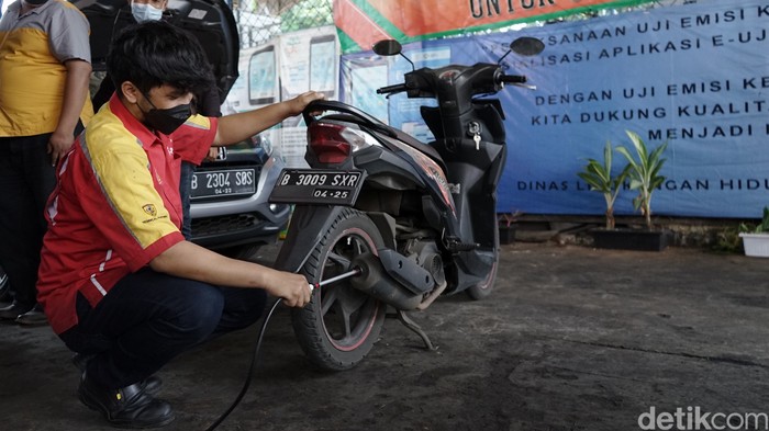 Sebanyak 55o teknisi bengkel mengikuti pelatihan uji emisi yang digelar Dinas Lingkungan Hidup (LH) DKI Jakarta.