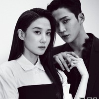 Rowoon dan Park Eun Bin membuat penonton drama Korea The King’s Affection histeris dengan adegan ciumannya. Pasalnya, Park Eun Bin dikisahkan sebagai wanita yang menyamar menjadi pria. Foto: dok. W Korea