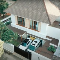 Berkesempatan menjadi tamu pertama yang berkunjung ke rumah baru Lesti Kejora dan Rizky Billar, Atta dan Aurel pun mengabadikannya melalui video yang kemudian diunggah ke YouTube. Dalam video terlihat bahwa rumah baru milik Lesti dan Billar itu cukup luas dan mewah. Foto: YouTube/AH
