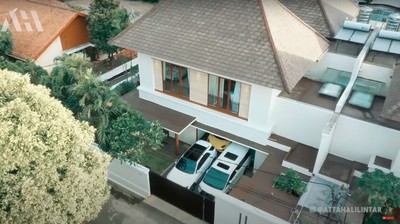 Mewah! 8 Potret Rumah Baru Lesti Kejora & Rizky Billar, Isi Garasinya Disorot