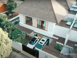 Mewah! 8 Potret Rumah Baru Lesti Kejora & Rizky Billar, Isi Garasinya Disorot