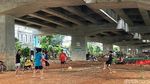 Semringah Anak-anak di Kolong Tol Becakayu