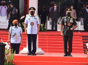 Hadi Tjahjanto Resmi Serahkan Jabatan Panglima TNI ke Andika Perkasa