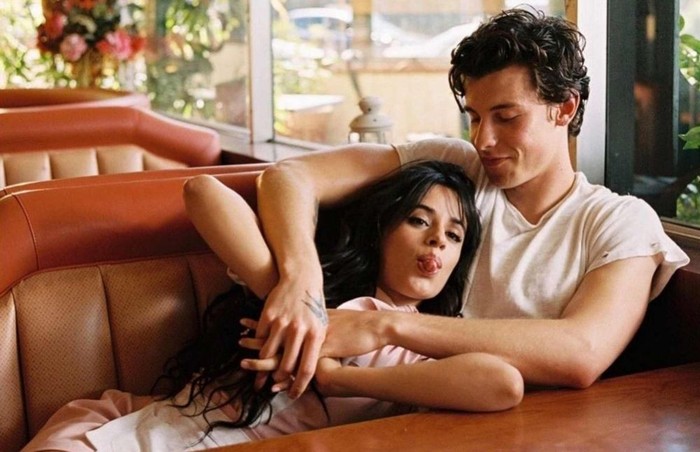 Shawn Mendes dan Camila Cabello Shawn Mendes dan Camila Cabello