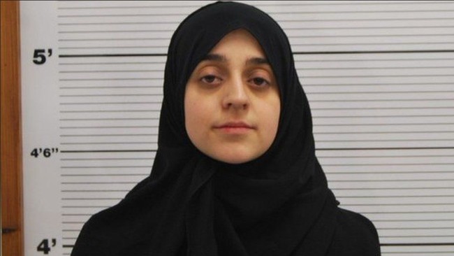 Saat menjadi anggota ISIS dan tinggal di Suriah, Tareena tampil dengan pakaian tertutup serba hitam dan jilbab.Foto: Dok. West Midlands Police