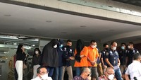 Masih ada dua orang lain lagi yang jadi tersangka, tapi belum memenuhi panggilan polisi. Foto: Hanif Hawari/detikcom