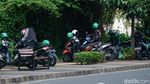 Trotoar Keren di Kemang Cuma jadi Lahan Parkir