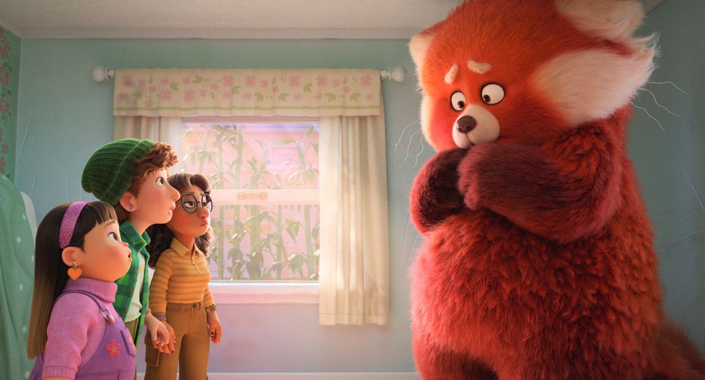 Turning Red merupakan film animasi Pixar yang disutradarai oleh Domee Shi, sosok di balik film pendek Pixar Bao yang mendapat penghargaan Oscar untuk Best Short Film di tahun 2019. Domee Shi berkolaborasi dengan produser Lindsey Collins buat Turning Red.