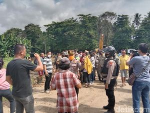 Satpol PP Manado Bantah Tendang-Pukul Wartawati: Cuma Baku Tola