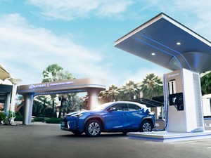 Lexus Sediakan Layanan Pengisian Baterai Mobil Listrik di 6 Lokasi