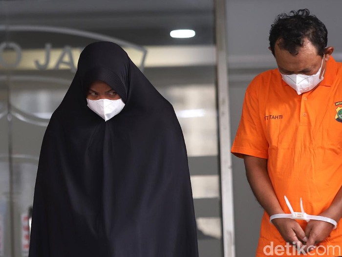 ART Nirina Zubir ditetapkan menjadi tersangka dalam kasus mafia tanah.