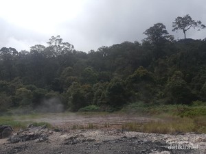 Sensasi Berendam Belerang di Ciwidey, Rileks Betul!