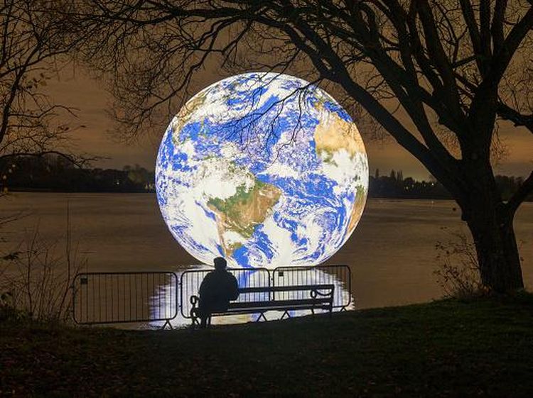 Bukan Sulap Bukan Sihir, Bumi Mengapung di Inggris