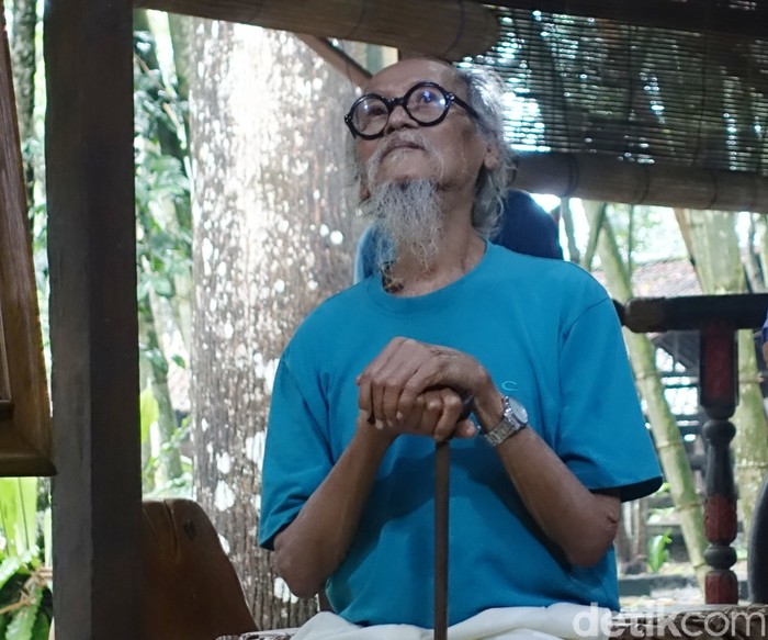 Djoko Pekik Hibahkan Lukisan Berburu Celeng Merapi ke Museum Anak Bajang Penyerahan lukisan 'Berburu Celeng Merapi' ke Museum Anak Bajang, Pakem, Sleman.